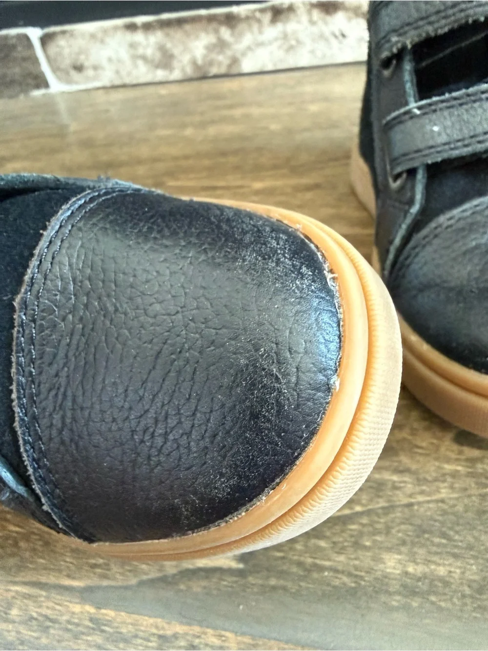 UGG Australia Rennon II Boots Black Leather Toddler Size 8 (EU 25)